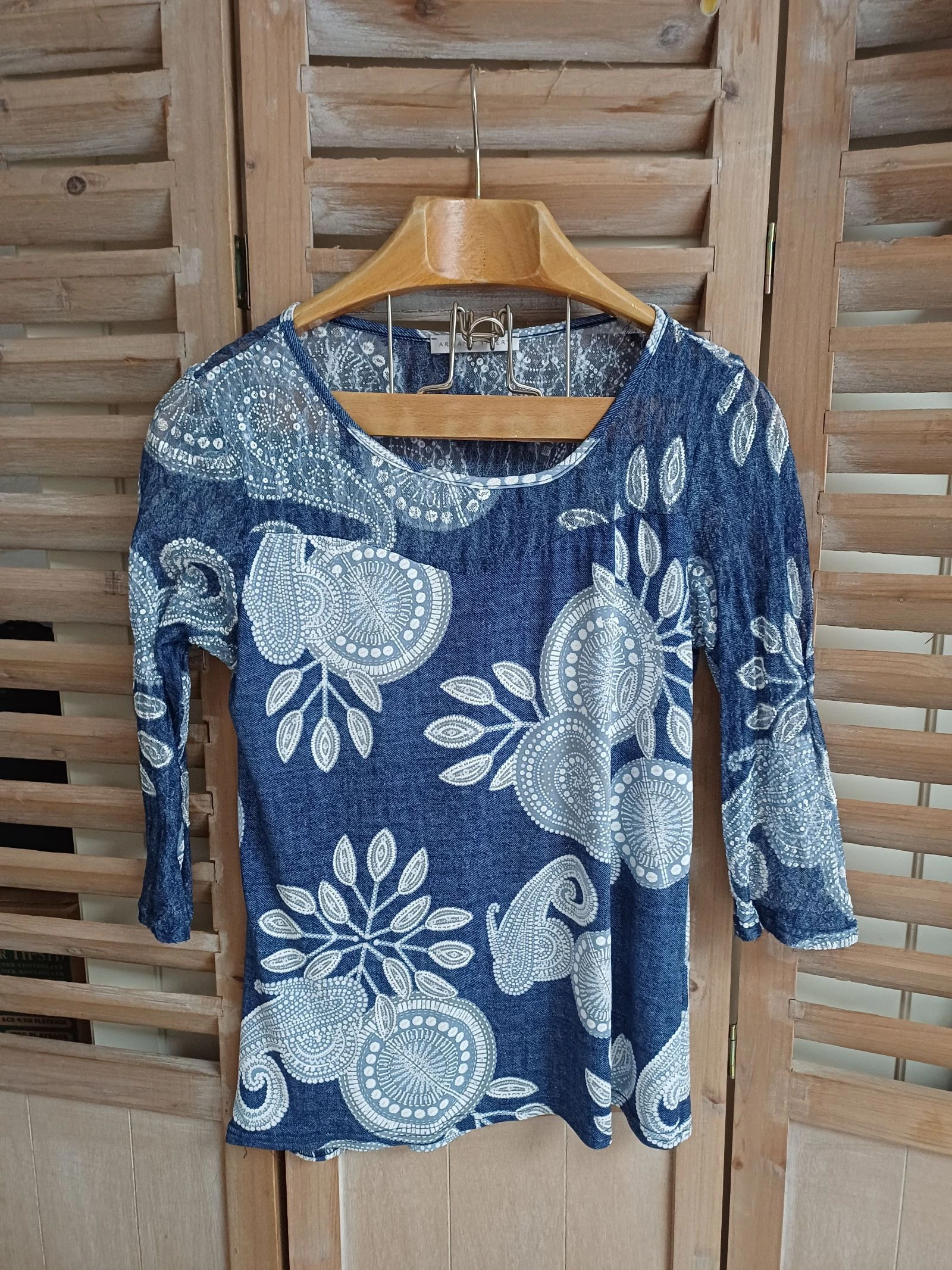 Jolie blouse Armand Thiery couleur bleu - 36